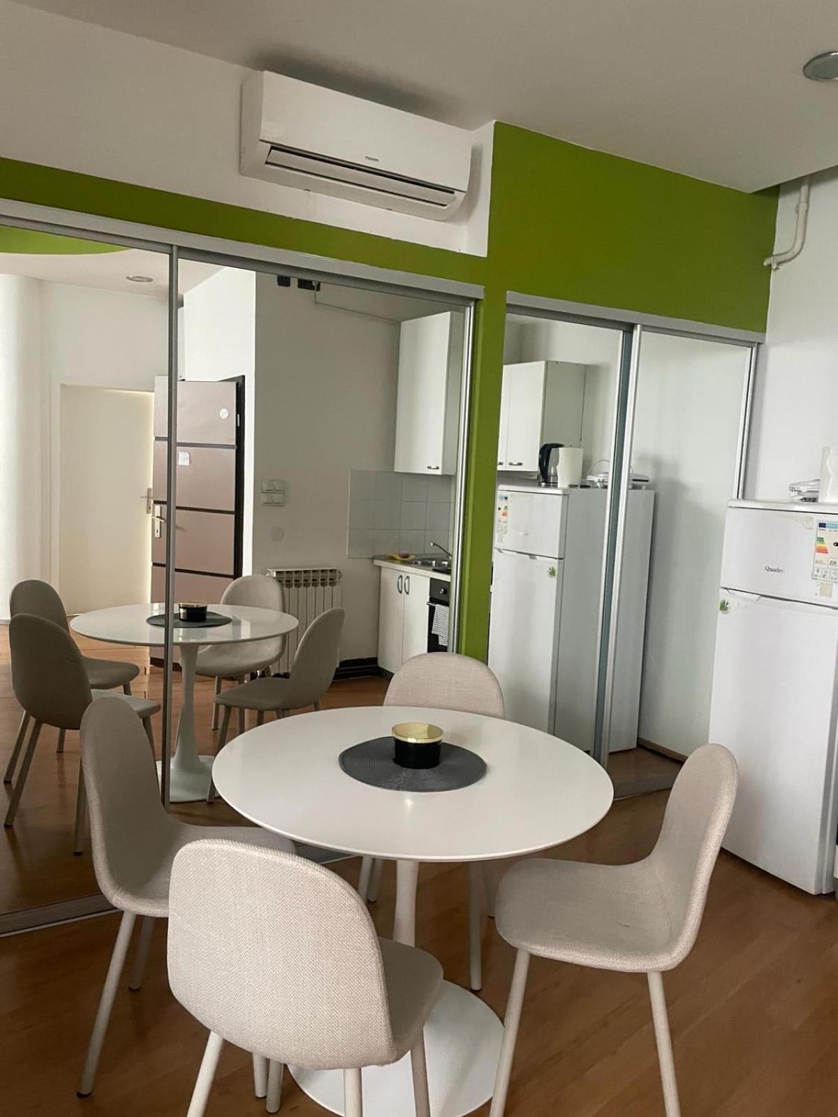 Apartma Bella *